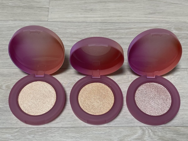 베네피트 글로우라라 하이라이트 파우더 팬색