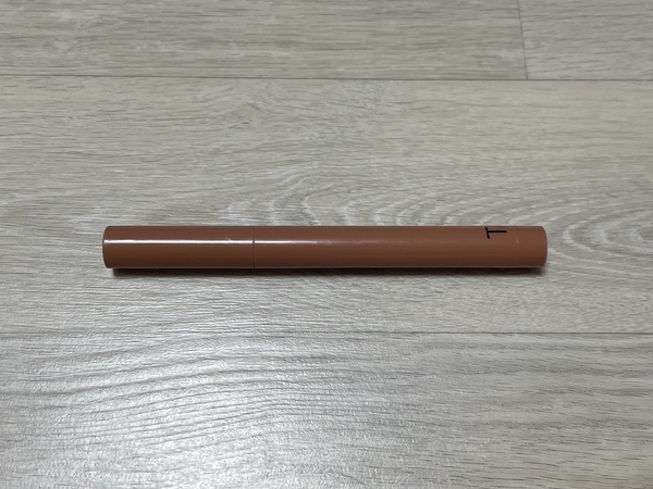 태그 컨투어 스틱 사진