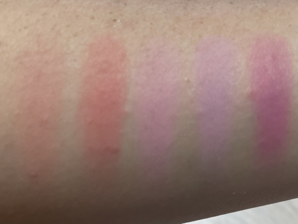 태그 젤리 치크 발색