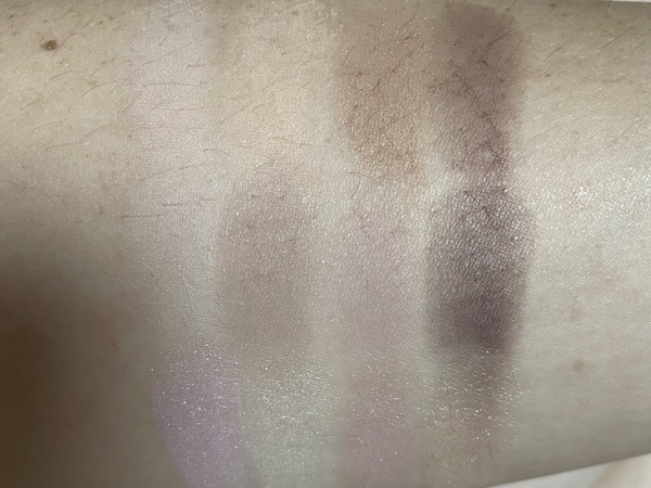 에뛰드 브라운, 그레이, 볼륨 발색