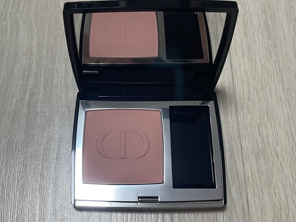 디올 피치코롤 팬 색