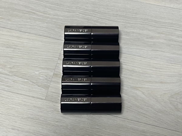 로라메르시에 캐비어 스무딩 매트 립스틱 케이스 사진