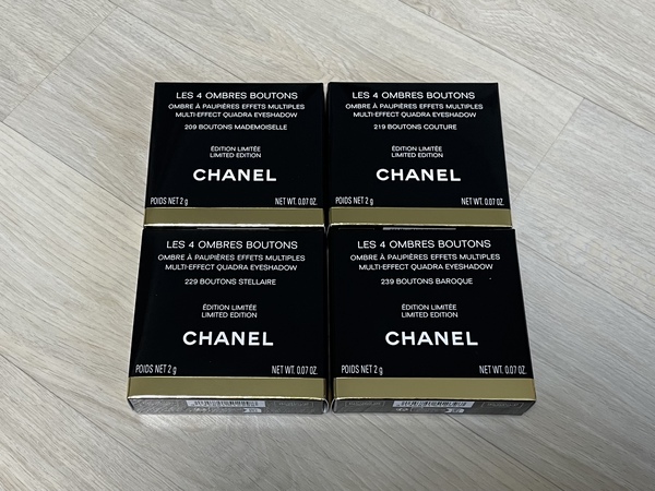 샤넬 레 꺄트르 옹브르 버튼 상자 사진