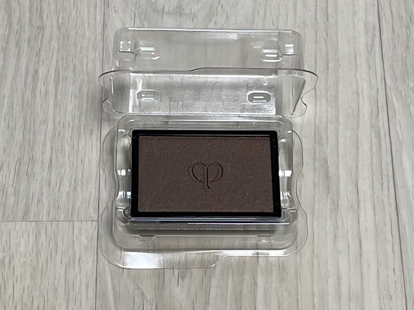 끌레드뽀보떼 아이 컬러 솔로