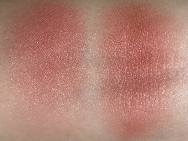 나스 블러쉬 발색