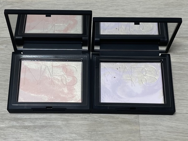 나스 라이트 리플렉팅 프리즈마틱 파우더 팬 사진