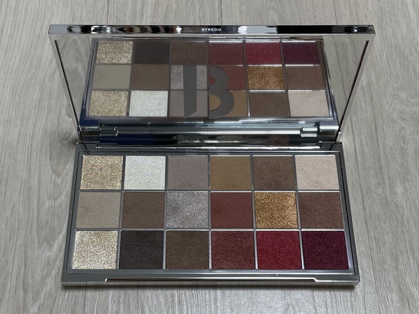 바이레도 팔레트 팬 색