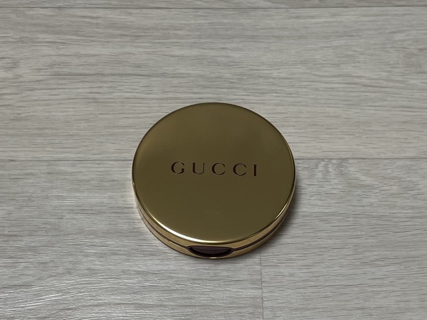 구찌 글로우 하이라이터 사진