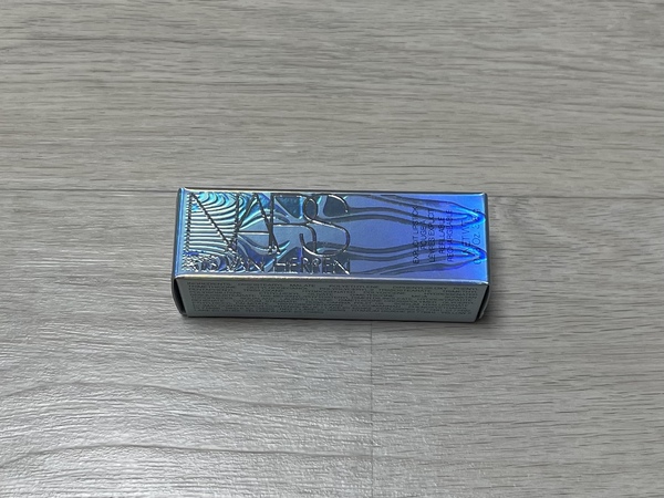 나스 홀리데이 2025 립스틱 상자 사진