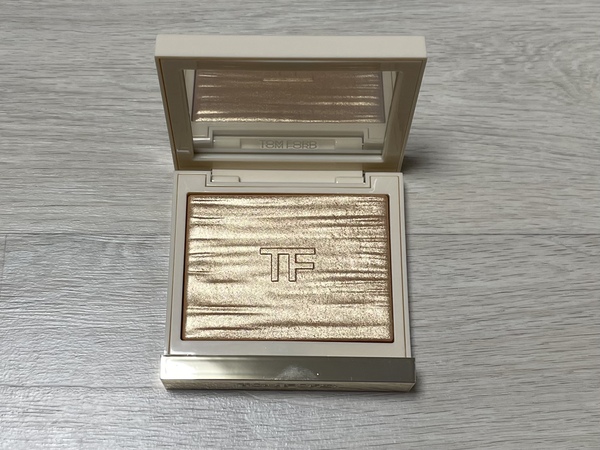 톰포드 바닐라 글로우 하이라이터 팬 사진