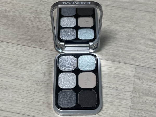 투슬래시포 홀리데이 팔레트 팬 색