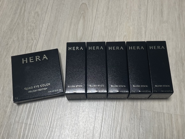 헤라 홀리데이 2025 팔레트, 블러쉬 상자 사진
