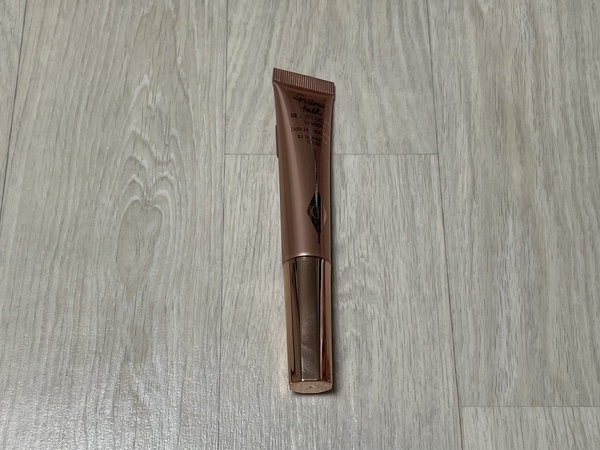 샬롯틸버리 필로우 토크 뷰티 라이트 완드 케이스 사진