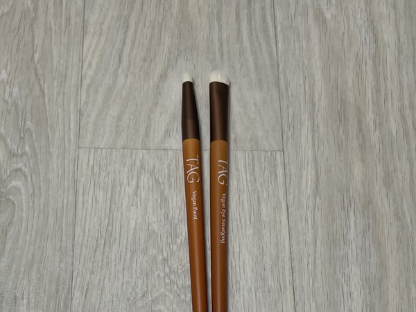 다이소 태그 비건 블렌딩 브러쉬 듀오 사진