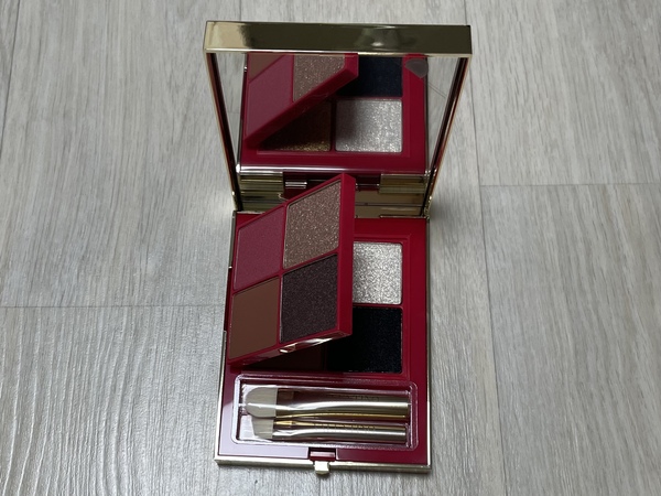 발렌티노 컬러 플립 아이 팔레트 사진