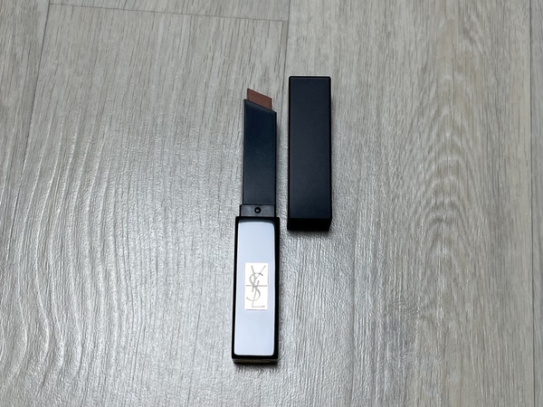 입생로랑 더 슬림 벨벳 래디컬 케이스 사진