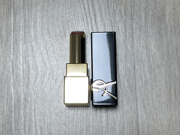 입생로랑 루쥬 쀠르 꾸뛰르 더 볼드 케이스 사진