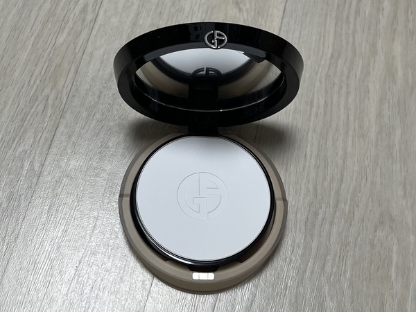 아르마니 파워 패브릭+ 세팅 파우더 팬 색