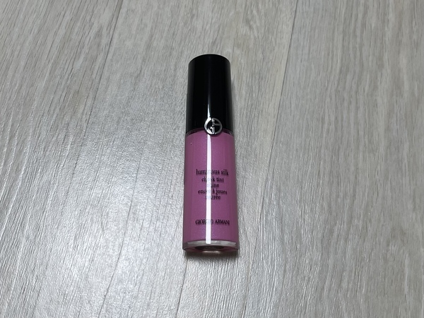 아루마니 루미너스 실크 치크 틴트 샤인 케이스 사진