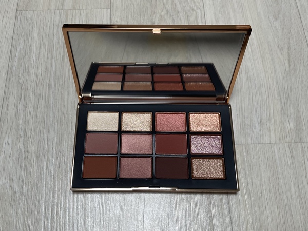 나스 에프터글로우 이레지스터블 아이섀도우 팔레트 팬 색