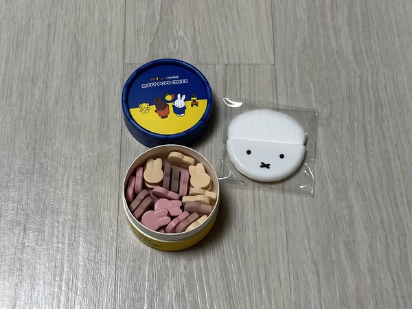 롬앤 팝스 치크 케이스 사진