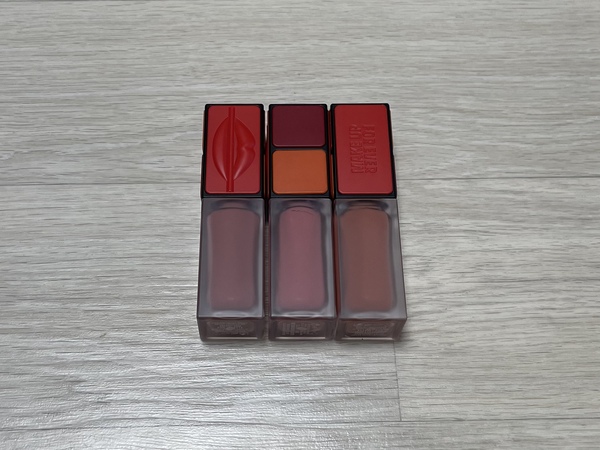 메이크업포에버 아티스트 리퀴드 컬러 케이스 사진