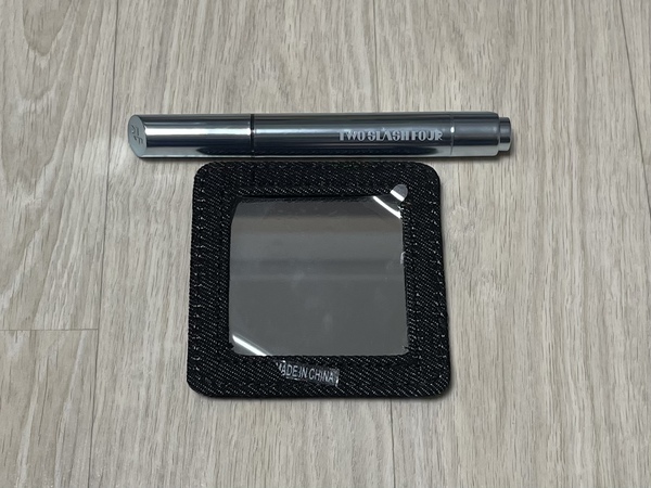 투슬래시포 사은품 개봉한 사진