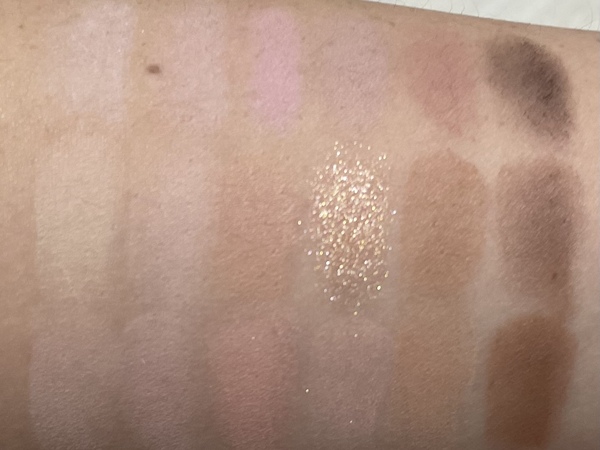 디어에이 팔레트 발색