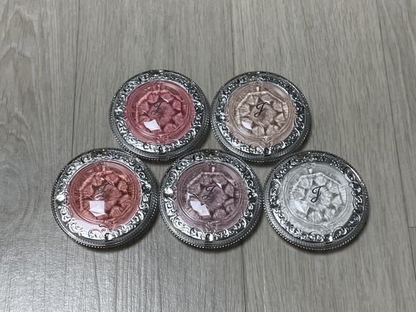 질스튜어트 멜티 쉬머 블러쉬 케이스 사진